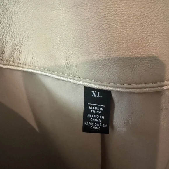 Women's Cream Leather Jacket - Picture 3 of 4